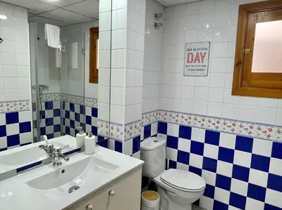 Un baño de Geysotur Rincón del Sacristán