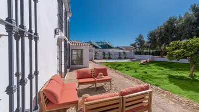 Jardín al aire libre en Cortijo Vallehermoso Campillos by Ruralidays