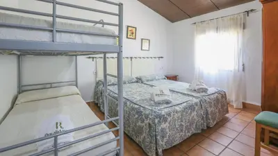 Cama o camas de una habitación en Casa Rural Bellas Vistas Ildefonso La Puebla de Los Infantes by Ruralidays