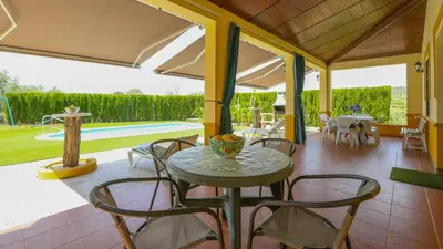 Piscina en o cerca de Villa Sara La Puebla de Los Infantes by Ruralidays