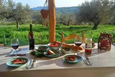 Comida en o cerca de este apartamento