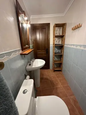 Un baño de Casa Barcelo El Chorro