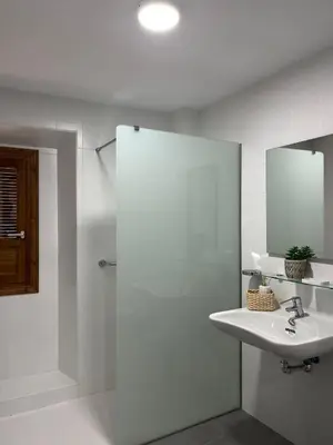 Un baño de Clarisas Suites