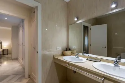 Un baño de Ático Terraza Privada. Centro Ciudad