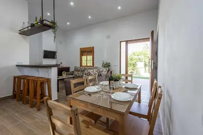 Una televisión o centro de entretenimiento en Casa Rural Adalid, Campiña de Sevilla