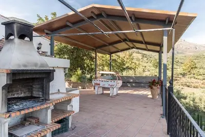 Barbacoa disponible para clientes en la casa o chalet