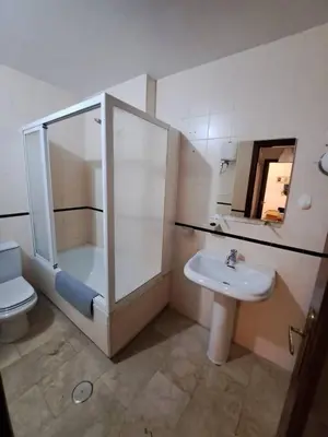 Un baño de Universidad 2 by Southern Rooms