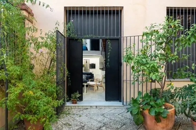 Jardín al aire libre en Misterhost Conde de Torrejón