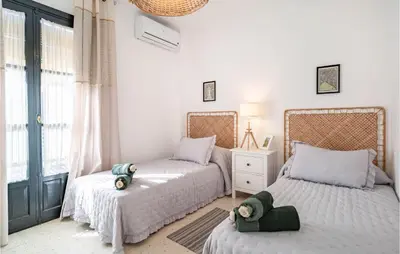 Cama o camas de una habitación en Amazing Apartment In Carmona With Wifi