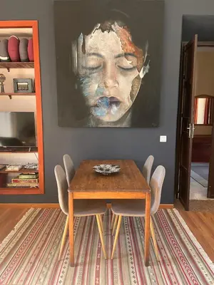 Plano de Artistic and spacious apartment