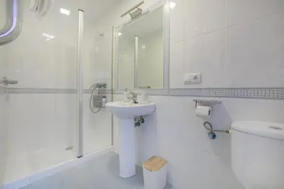 Un baño de Encanto en la Judería: Apartamento con Patio