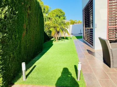 Jardín al aire libre en Lux Villa with Year-Round Heated Pool & Game Room