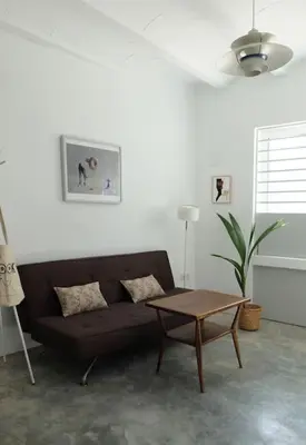 Zona de estar de Design Apartment near City Center, Cool popular neighborhood
