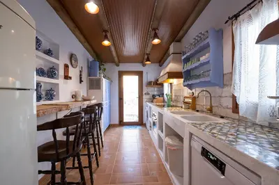 Una cocina o zona de cocina en Pintoresco Alojamiento Rural La Camarilla