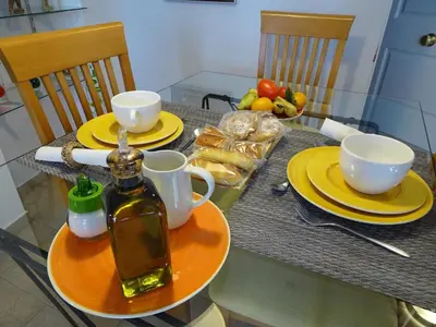 Comida en o cerca de este apartamento