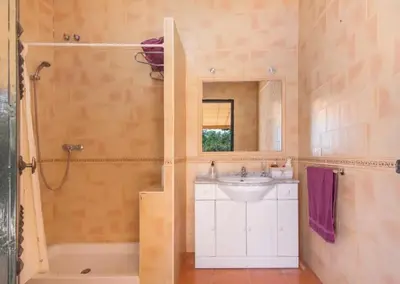 Un baño de VILLA DURÁN ESTEBAN
