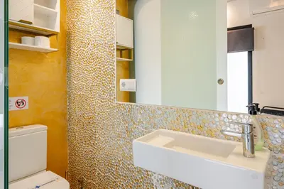 Un baño de Dúplex el patio en centro de Sevilla