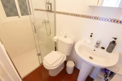 Un baño de RentalSevilla Joaquín Costa