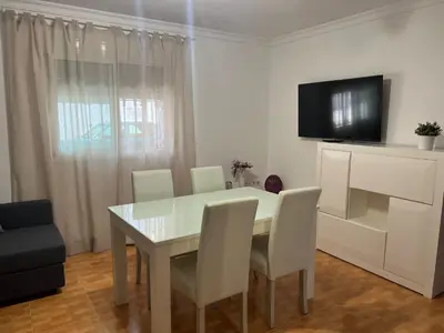 Una televisión o centro de entretenimiento en Guadalora