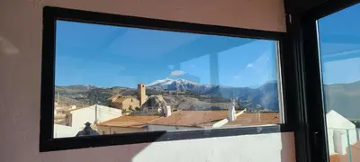 Vista general de una montaña o vista desde la casa o chalet