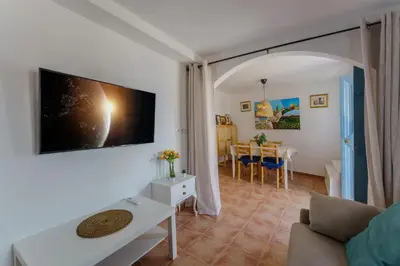 Una televisión o centro de entretenimiento en Casa del Patito with Vista by Duckling Stays