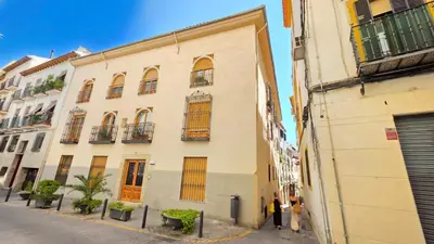 Edificio en el que se encuentra el apartamento