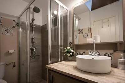 Un baño de WISH SUITE SANTA CLARA DE SEVILLA
