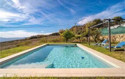 Piscina en o cerca de 4 Bedroom Beautiful Home In Periana