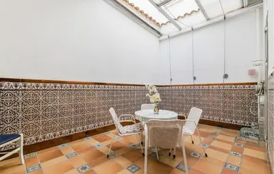 Plano de 1 Bedroom Stunning Apartment In Sevilla