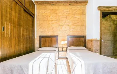 Cama o camas de una habitación en Nice Home In Casariche With Wifi