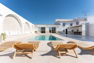 Piscina en o cerca de MalagaSuite Villa Nomada El Torcal