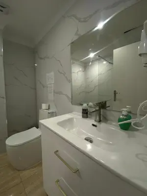 Un baño de bambu hostel capsules