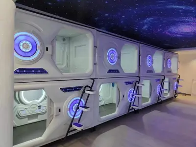Plano de bambu hostel capsules