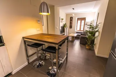 Plano de Pilar8 - Apartamento céntrico y moderno con piscina y parking