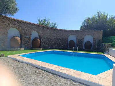 Piscina en o cerca de Cortijo San Rafael