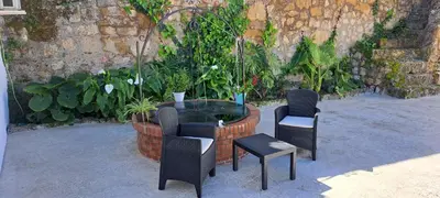 Jardín al aire libre en Villa Verde Pet-friendly