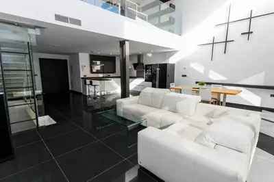 Una cocina o zona de cocina en Casa Bulevar - Exclusiva casa muy moderna en zona tranquila