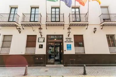 Fachada o entrada de Alohamundi Lumbreras III