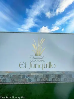 Certificado, premio, señal o documento que está expuesto en Casa Rural El Junquillo