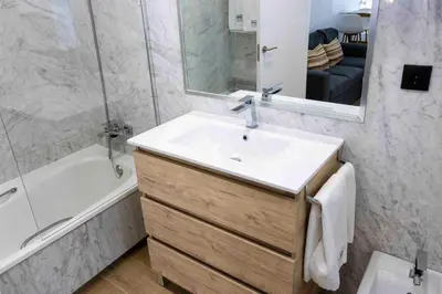 Un baño de MiRa San Basilio