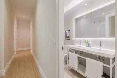 Un baño de ISG Apartments Faustino 45