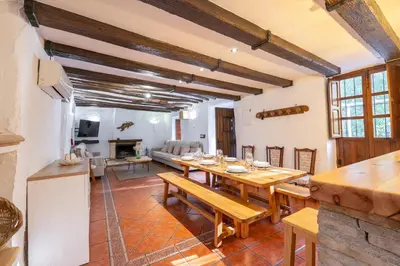 Una televisión o centro de entretenimiento en Cortijo Wenceslao II