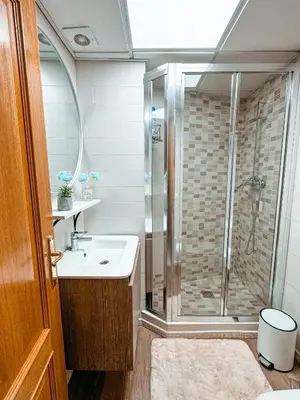 Un baño de Duplex Fuente Piedra Escrita