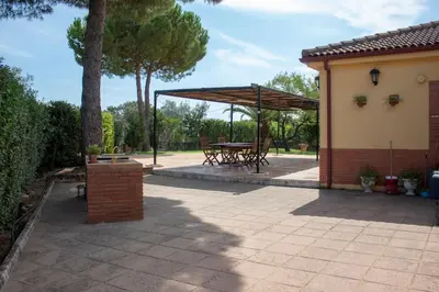 Jardín al aire libre en Casa Rural La Milagrosa en Córdoba