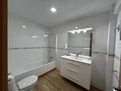 Un baño de Apartamento Entre dos Puentes