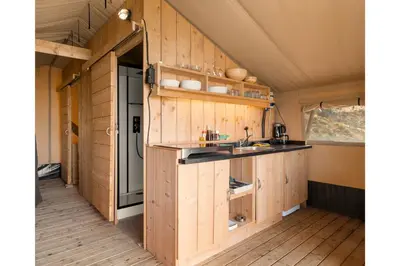 Una cocina o zona de cocina en Cactus Hill - Safari Tents - Caminito del Rey