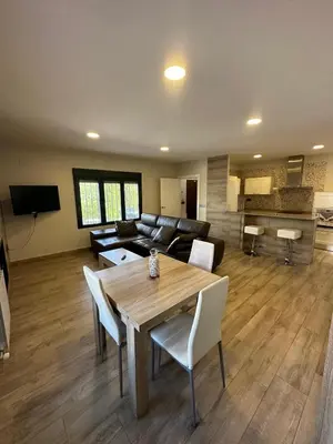 Una cocina o zona de cocina en Chalet independiente en zona residencial rural con piscina privada