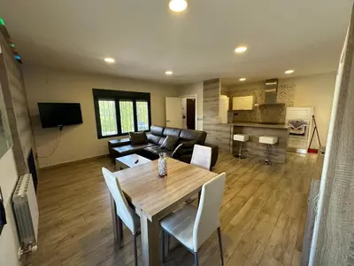 Una cocina o zona de cocina en Chalet independiente en zona residencial rural con piscina privada