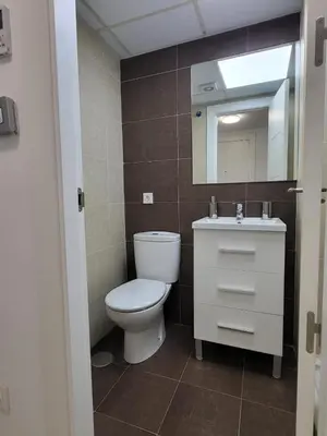 Un baño de CIUDAD JARDÍN - CONFORT CÓRDOBA CENTRO III