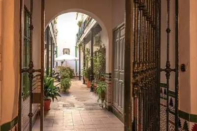 Plano de Modern spacious apartment central of Seville